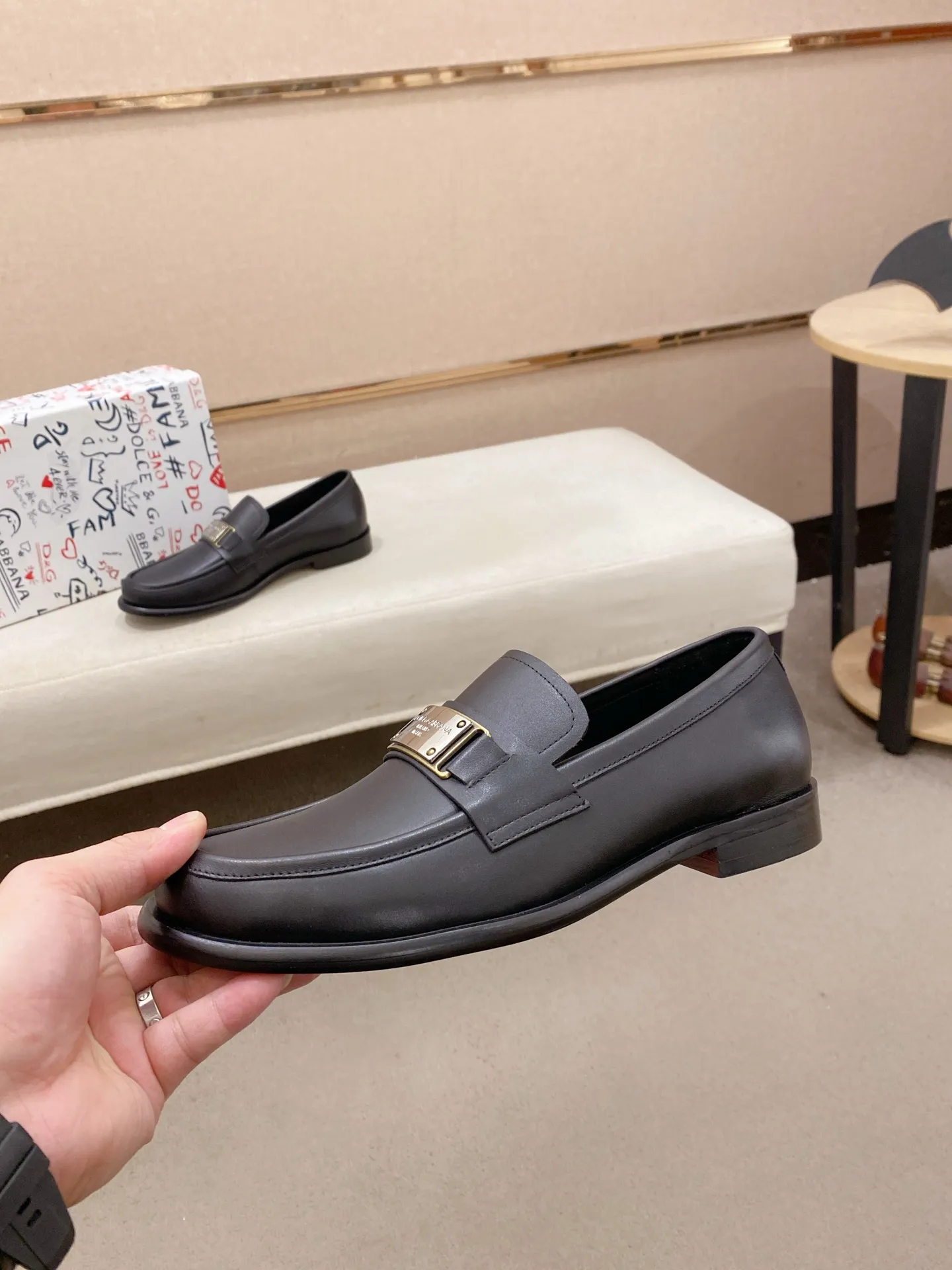 Factory price 540💰🌲DG top-notch🔍🔍men's new leather shoes🚹sold at the same time⚠The uppers are imported cowhide from Italy, the entire imported cowhide lining, and imported accessories💪💪, completely 1⃣️ vs. 1⃣️🇮🇹 💪💪, ⚠Sole: The original sole is specially provided by the original factory, the exclusive movable molded sole is super comfortable, ⚠Original factory follow-up goods, 🔍🔍high quality, can be entered and exited at will, welcome to compare ⚠Size number: 38-44. Can be customized 45 non-returnable